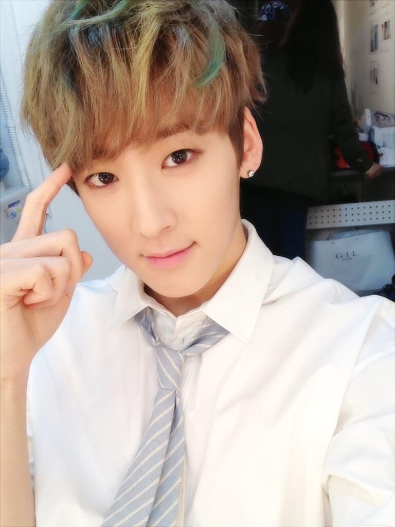  p>禹成贤(kevin),1991年11月25日出生于美国旧金山(三藩市),韩国男