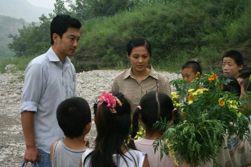 href="#" data-lemmaid="10595218">村里 /a>主演的剧情纪录情感电影