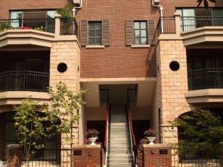  p data-id="gn7559lo5g">远洋庄园是远洋地产在武汉开发的第一个纯