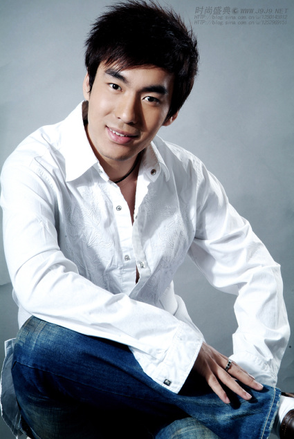  p>张胤哲,毕业于中央戏剧学院,中国内地男演员.