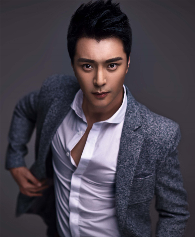  p>杜俊泽,原名杜斌,出生于山东省,中国内地影视男演员,毕业于 a