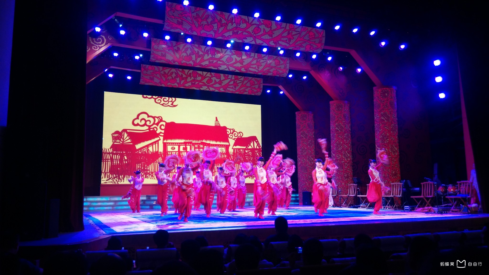  /a>大舞台,赵本山旗下产业项目--北京剧场于2009年5月3日正式开张