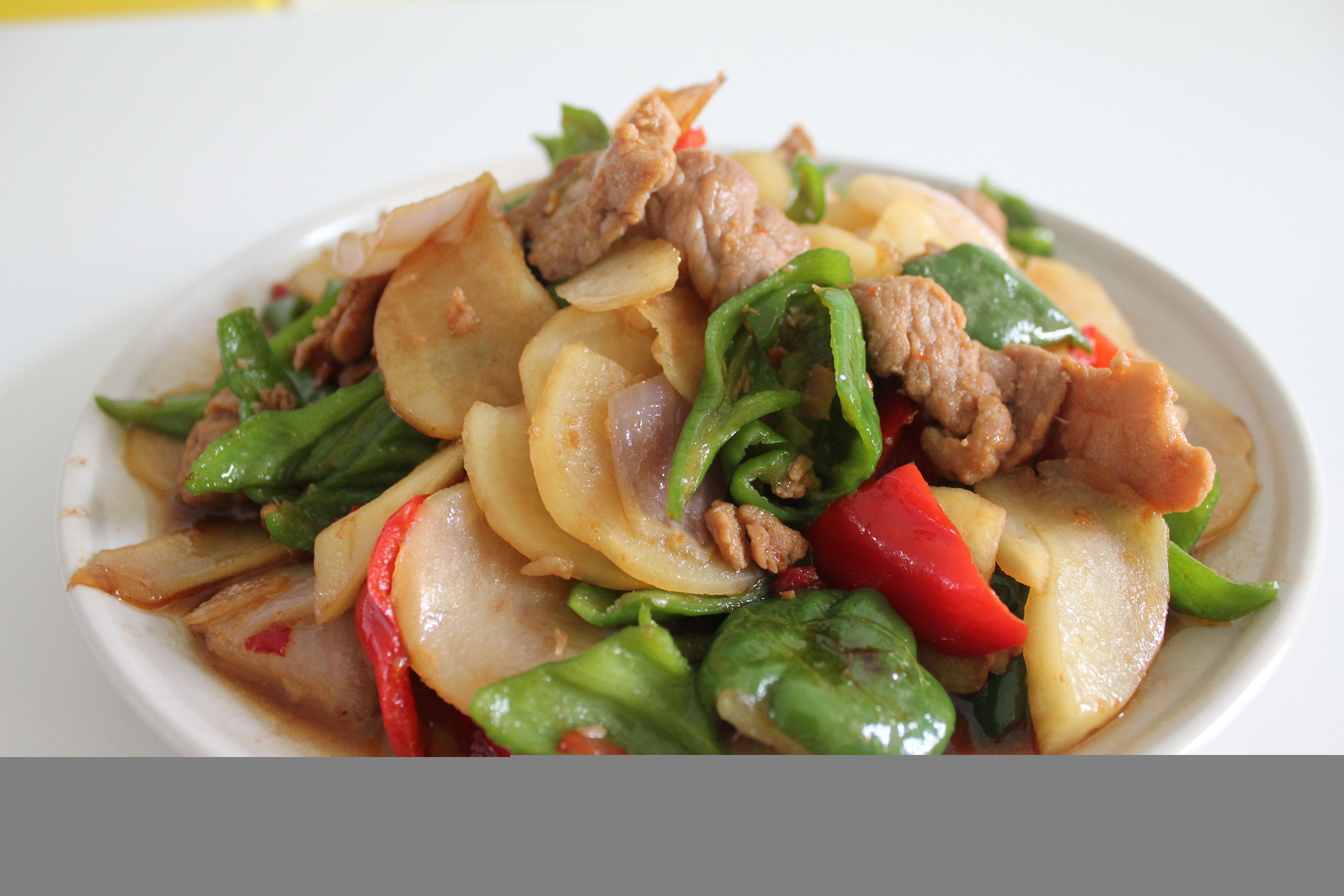  p>土豆炒肉片是一道菜品,主料为土豆,猪肉, a target="_blank" href=