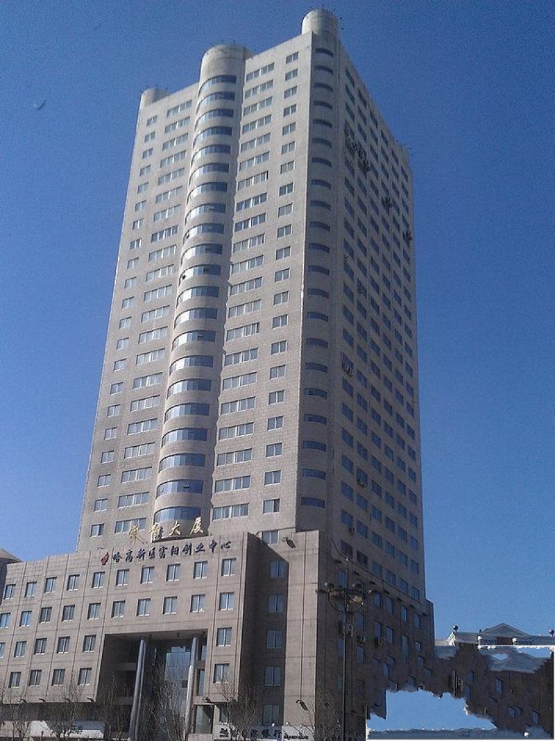位于中山路172号,四周紧邻 a href="#">黑龙江省政府 /a>,省公安厅