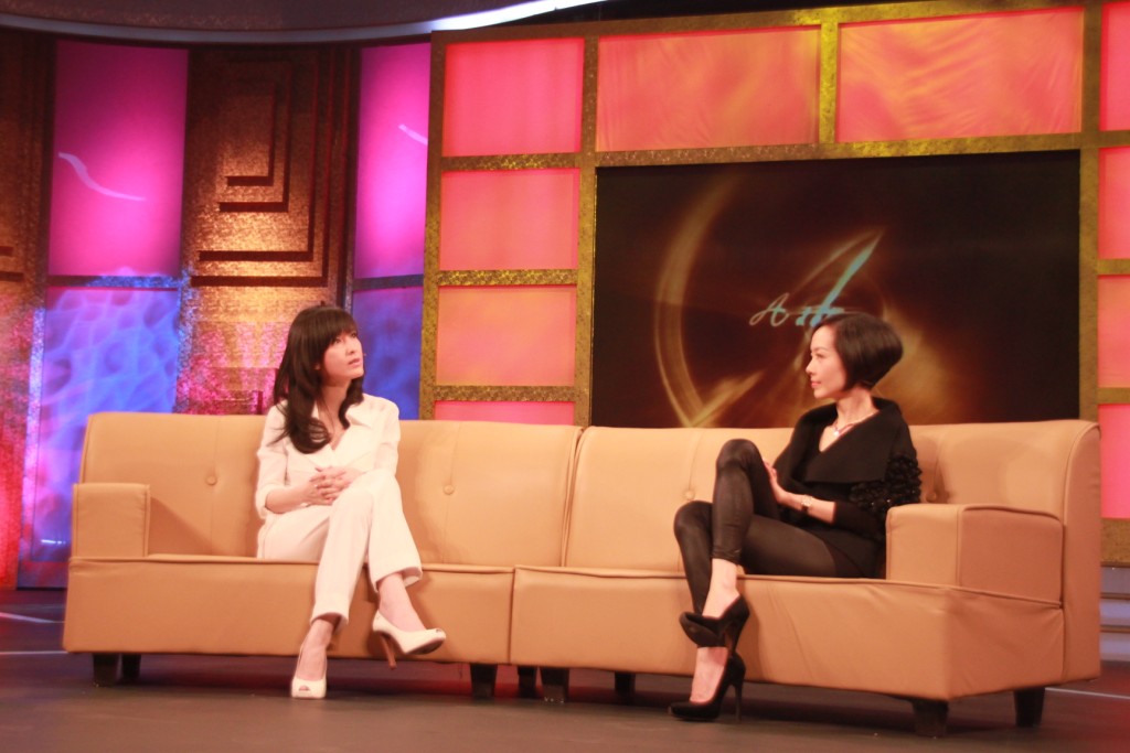  p>《鲁豫有约》是香港凤凰卫视制作的电视谈话性节目,凤凰卫视于2001