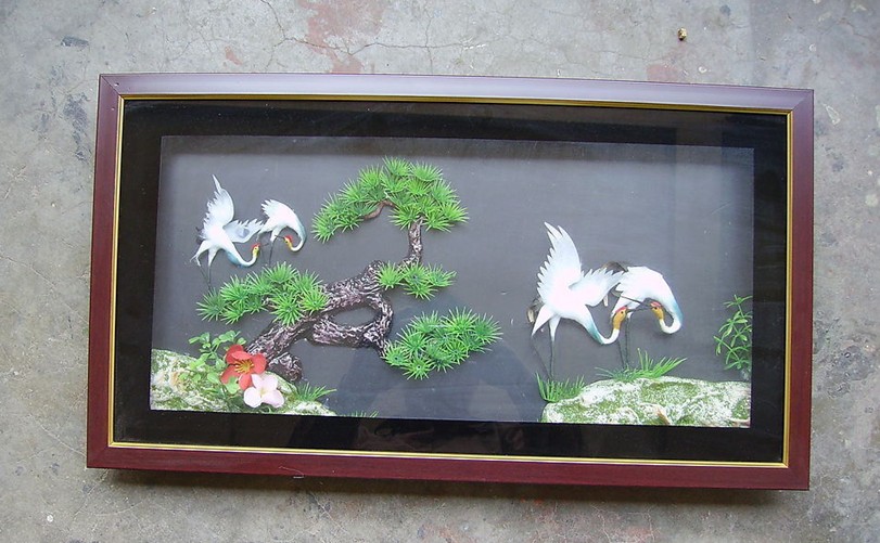 福建漳州棉花画是中国民间工艺美术品中的一个新品,它是用脱脂棉花,无