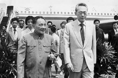 <p>邓小平中山装形象