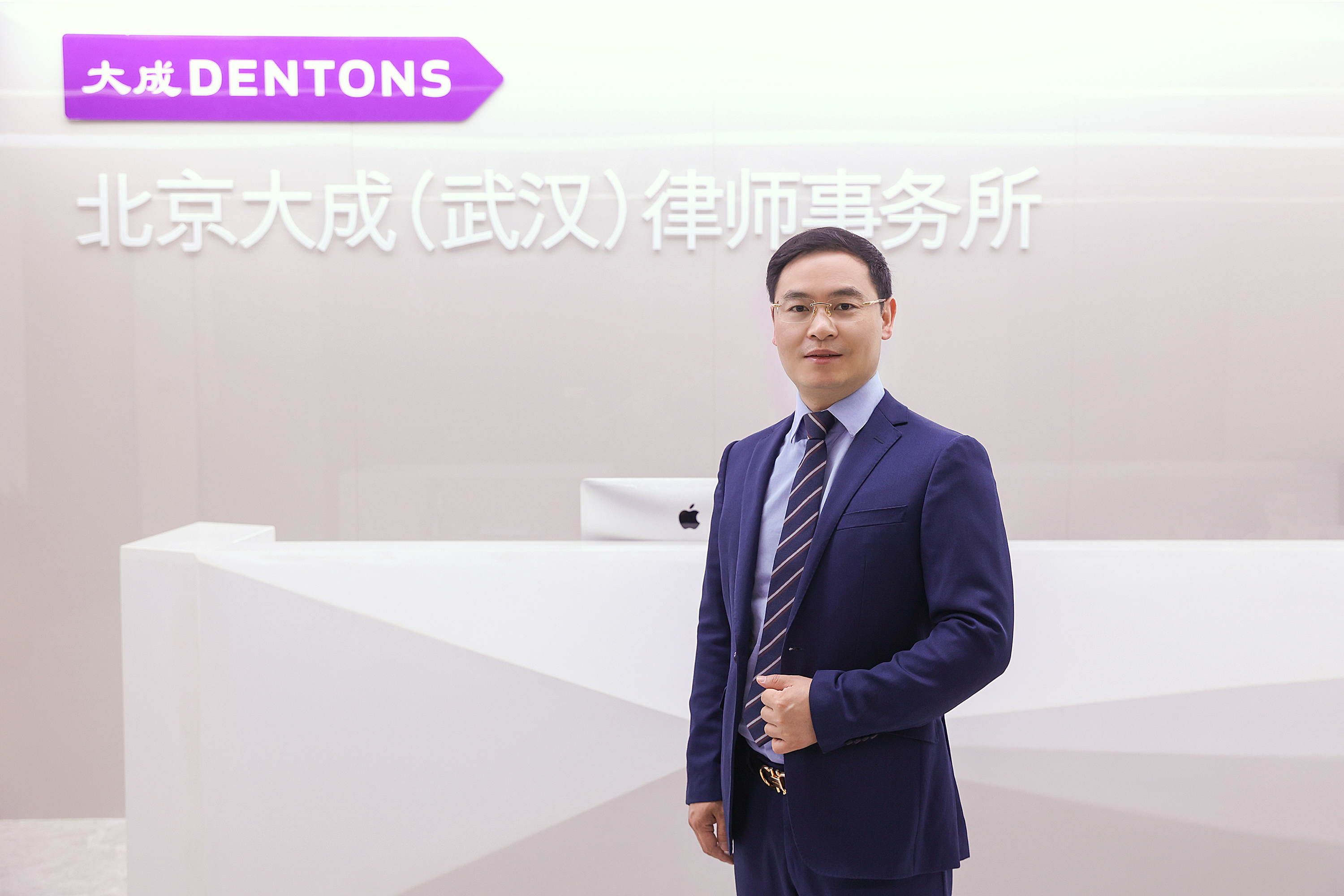 xx3w2xrlg"> span class="ref" data-ctrid="sijxhdl5mhwh">杨飞律师