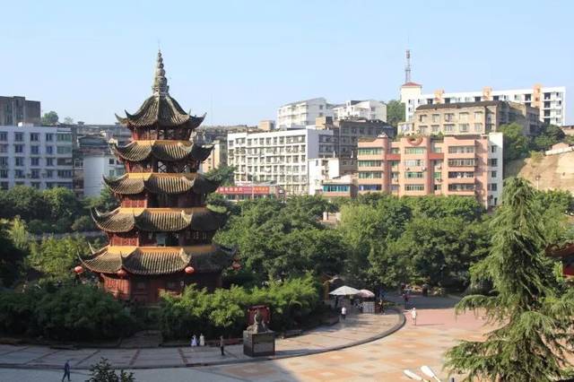 原名鳌峙阁,奎阁,位于四川省遂宁市蓬溪县赤城镇中河街社区奎阁公园内