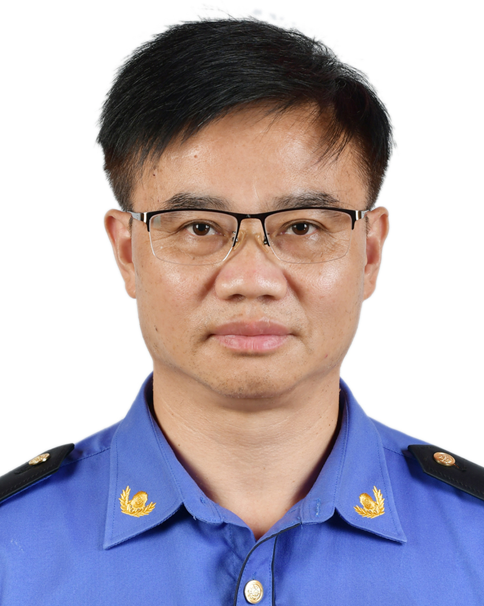  p data-id="snffzwsz7naf"> 周伟,现任贵州省凤冈县综合行政执法局