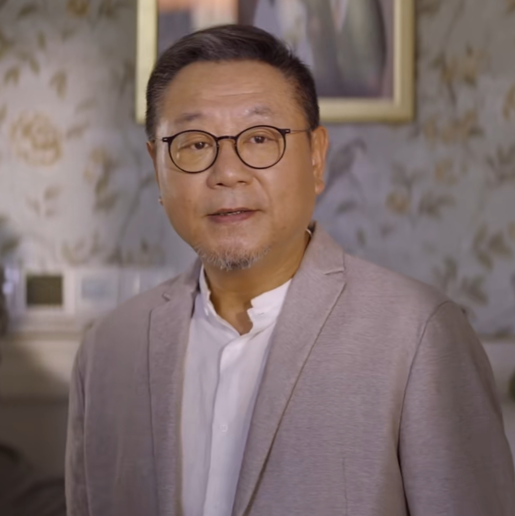  p>万正纲,电影《长安道》的人物角色,扮演者是范伟. /p>