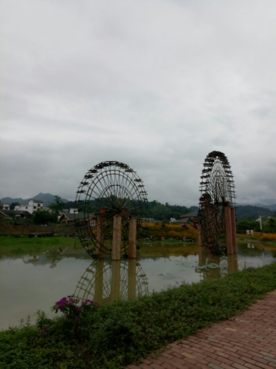  p>遵义市正安水车坝景区位于正安县瑞溪镇水车坝,是国家级aaa级旅游