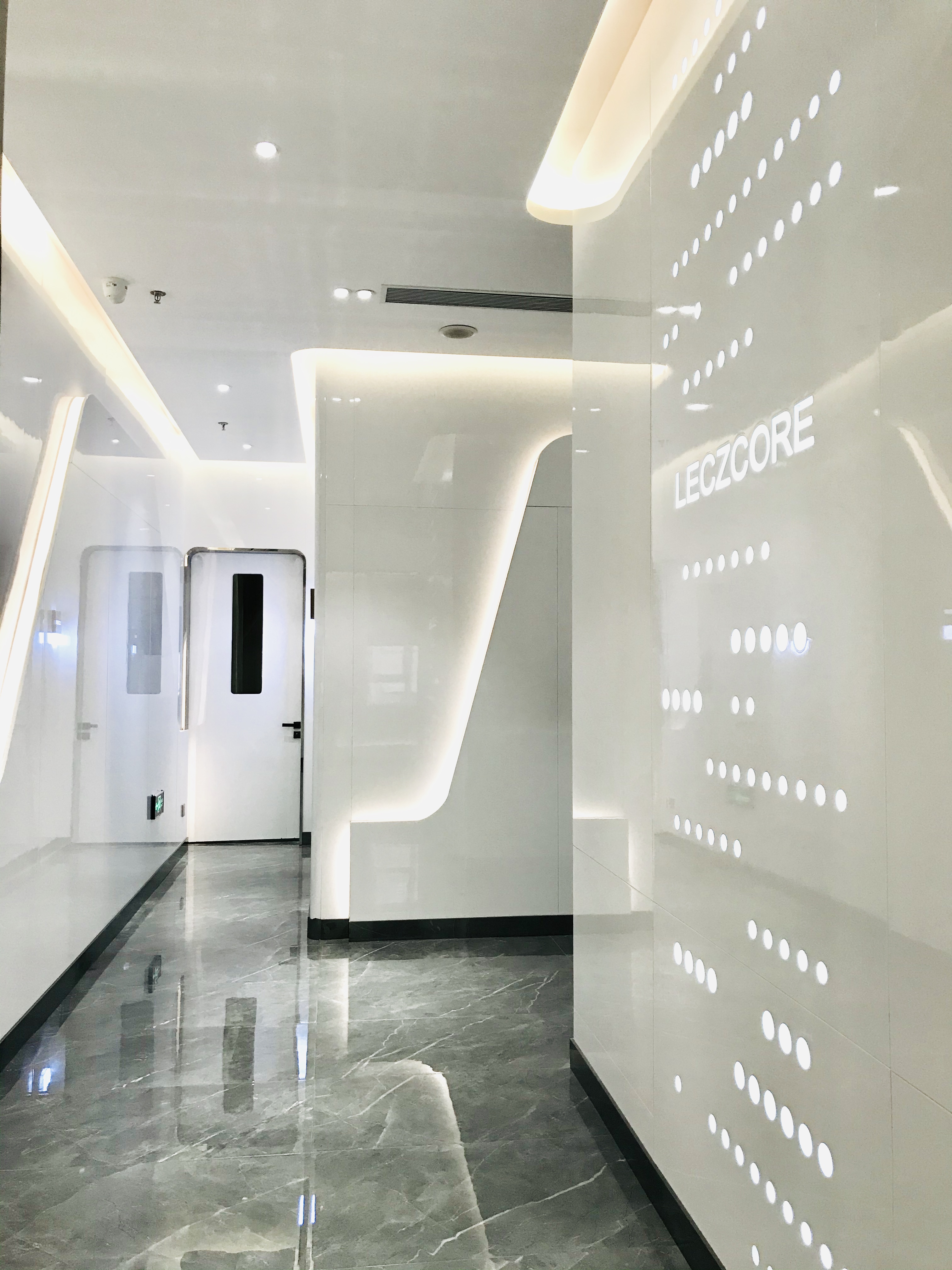 西宁丽滋卡尔门诊有限公司