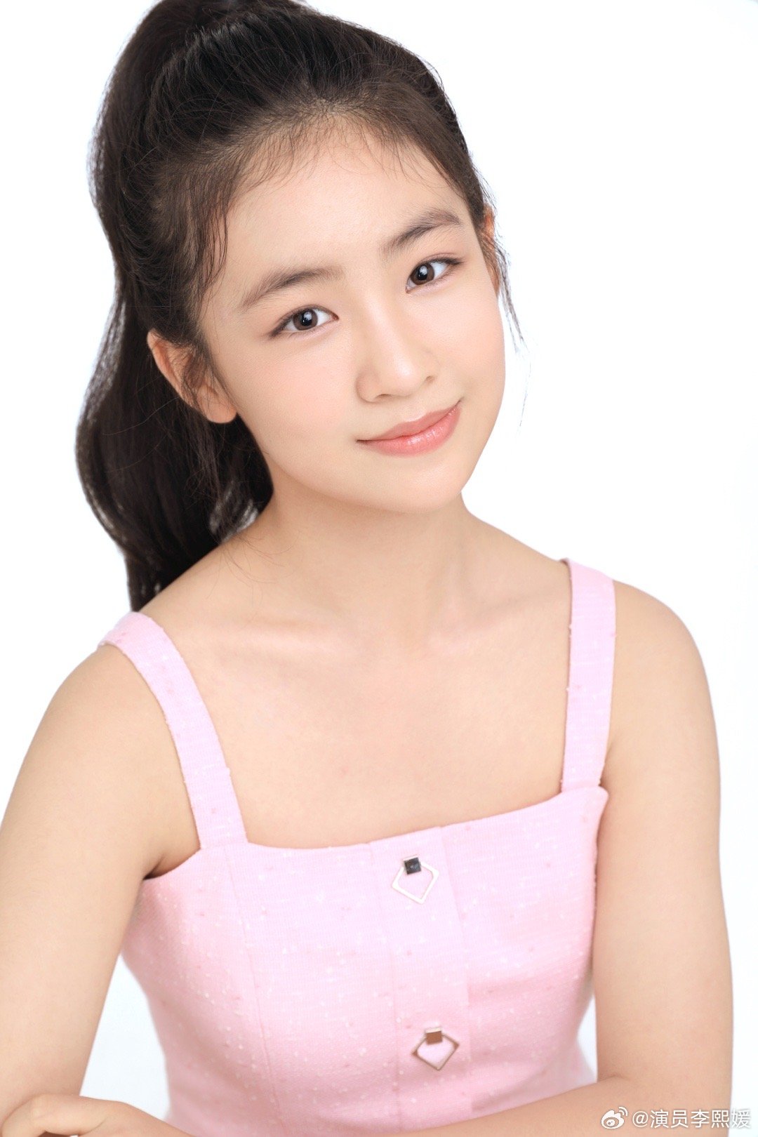 李熙媛,2009年12月17日出生于辽宁省沈阳市,中国内地女演员