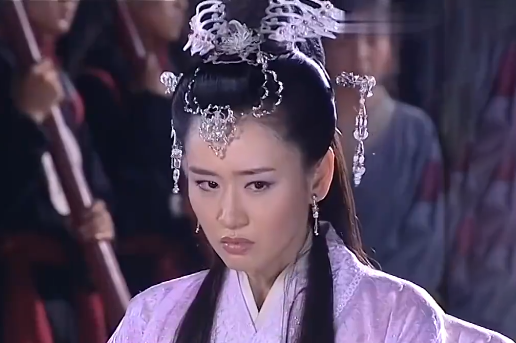 性别女,是古装电视剧《 a target="_blank" href="/item/龙游天下