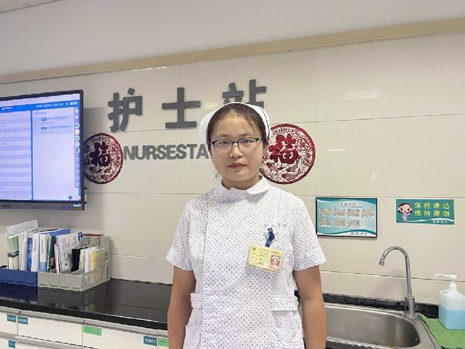 苏北人民医院护士沈玉婷在安徽宣城旅游度假时,突遇一少年溺水,即对其