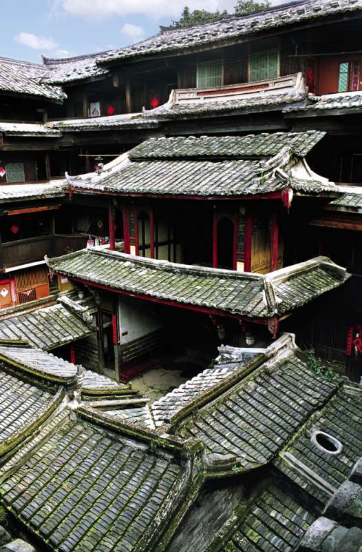  p>永定土楼,又称筒子楼.