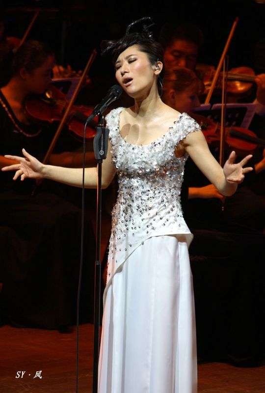 shang),1982年12月22日出生于上海市,中国内地流行乐女歌手,词曲作者