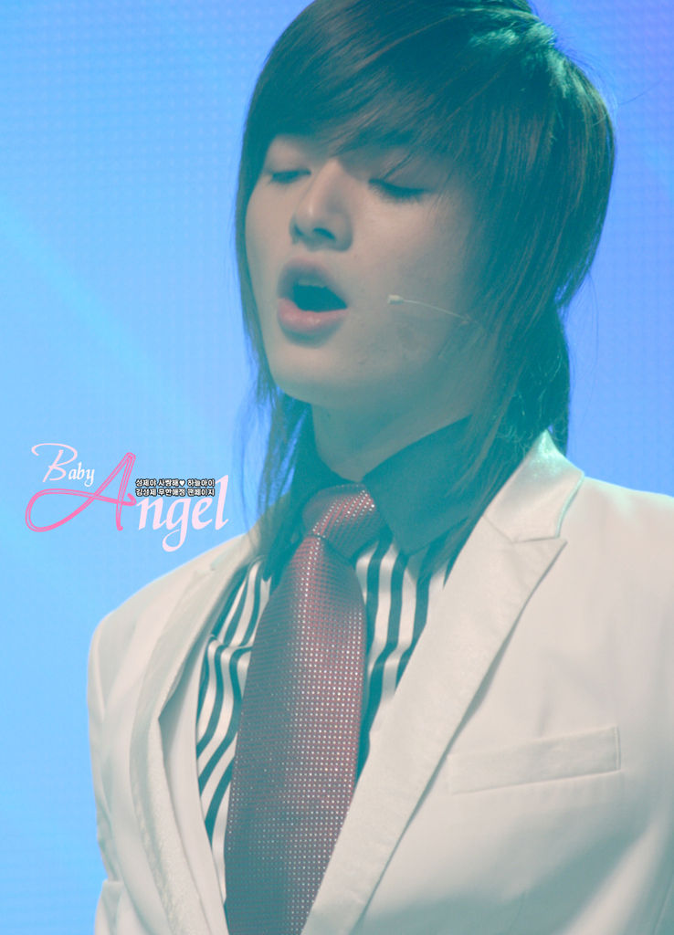  p>金成帝,1986年11月17日出生,韩国男歌手.