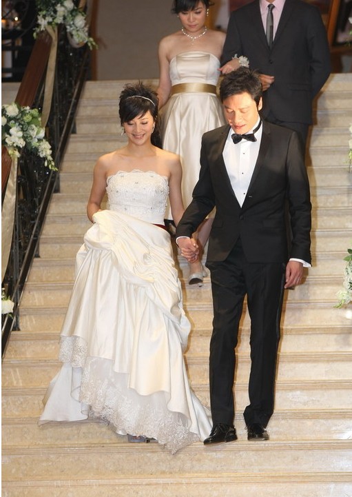 年12月16日生于中国 a target="_blank" href="/item/香港/128775"