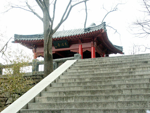  p data-id="go03st0qkv">三元宫在江苏省连云港市 a target="_blank"