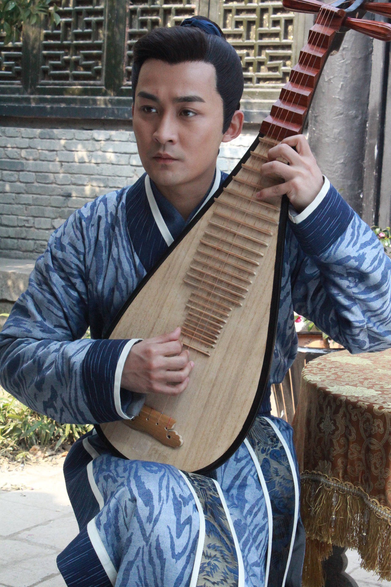  p>张粟,1987年9月24日出生于安徽省合肥市,中国内地影视男演员,毕业