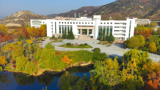 山东省泰安师范学校