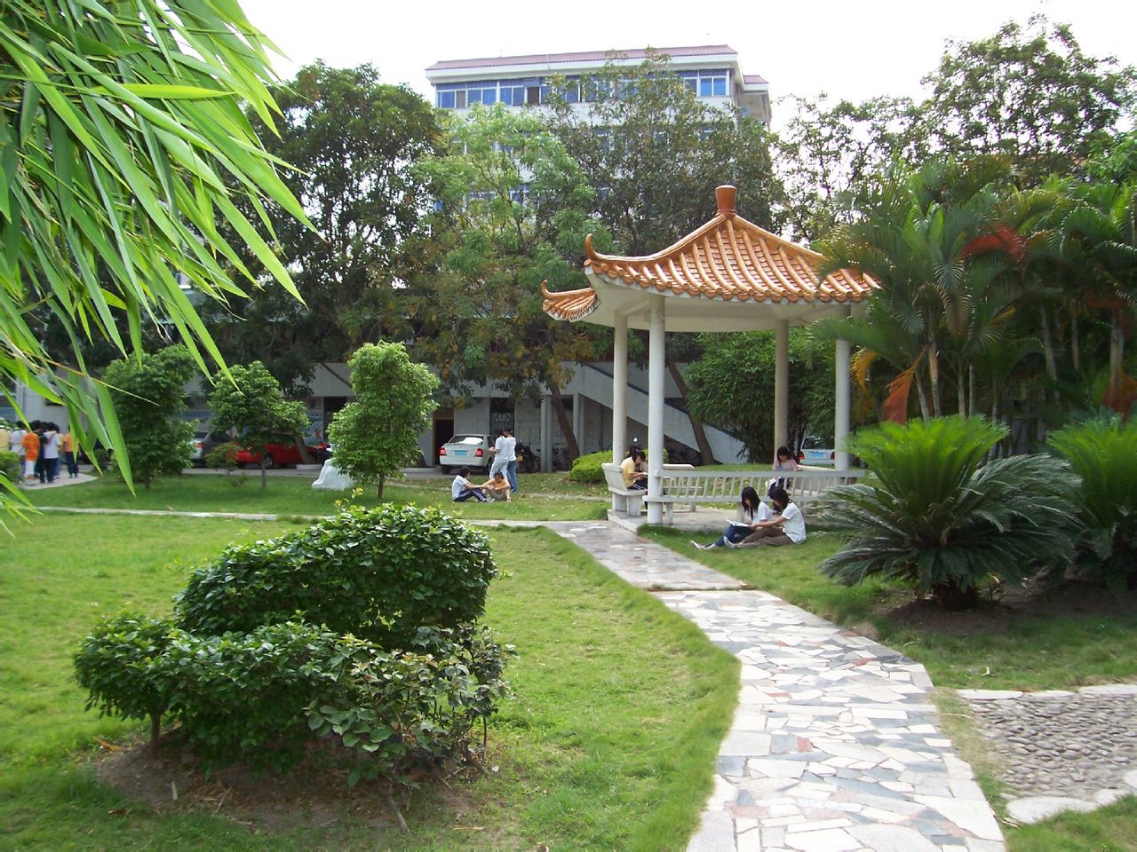 茂名第十六中学