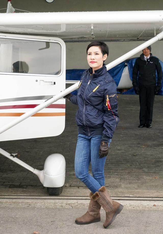 诗妮娜·披拉萨甘娅妮