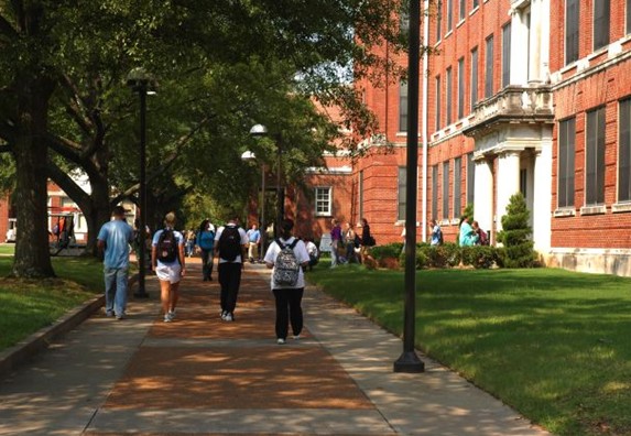 孟菲斯大学位于 a target="_blank" href="/item/美国田纳西州