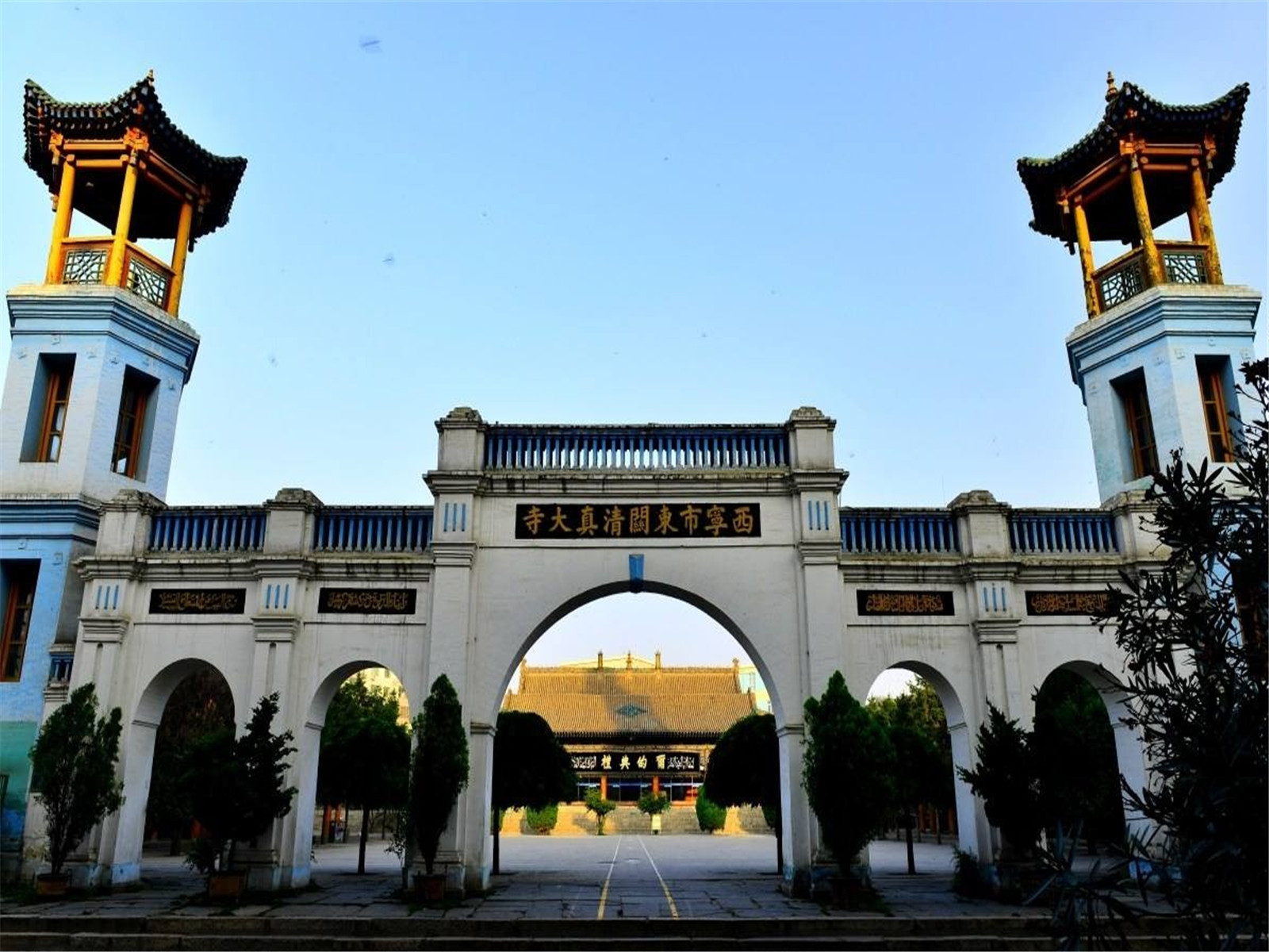  p data-id="gnvjtyak2l">东关清真大寺,是青海西宁古城著名的建筑