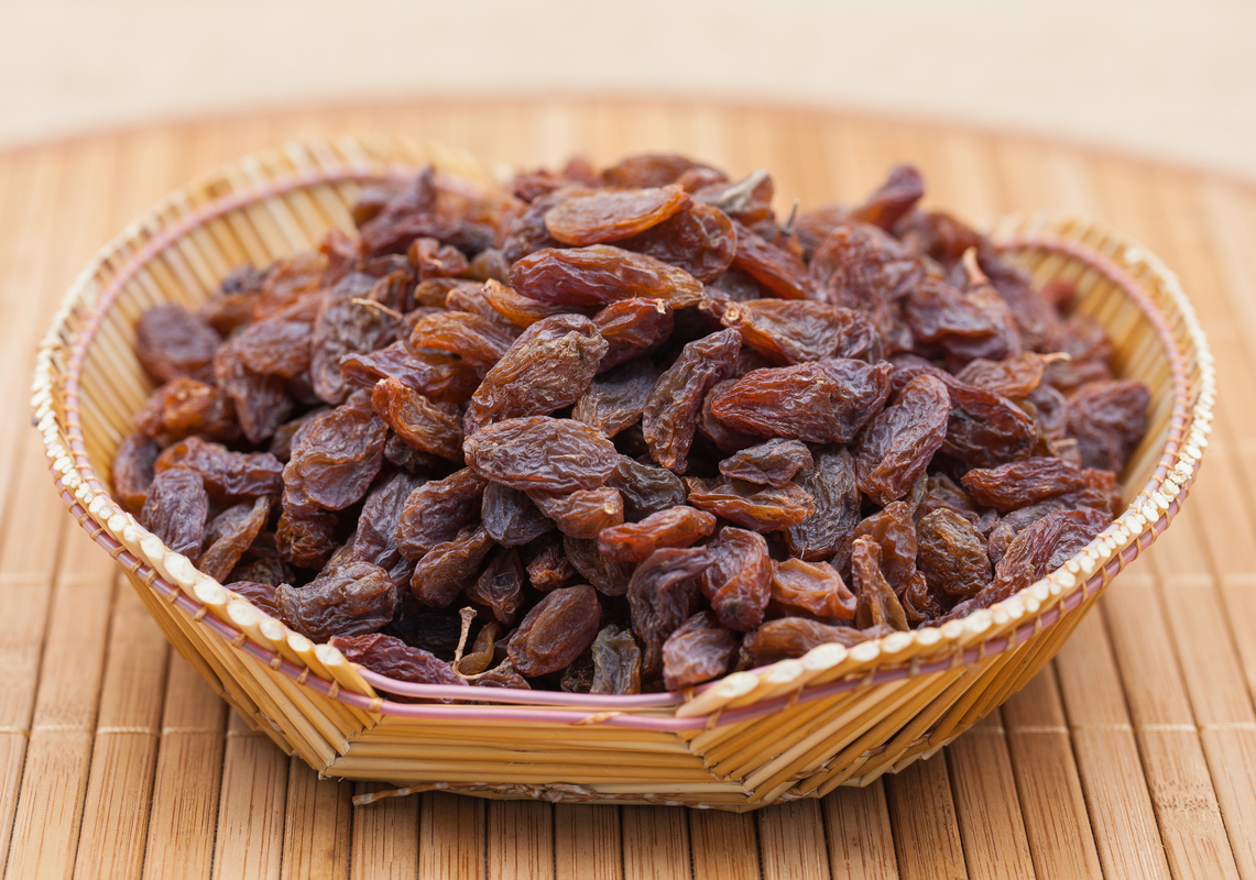  p>香妃红葡萄干,属稀有品种,产量极低,果肉厚而无籽,入口有近似玫瑰