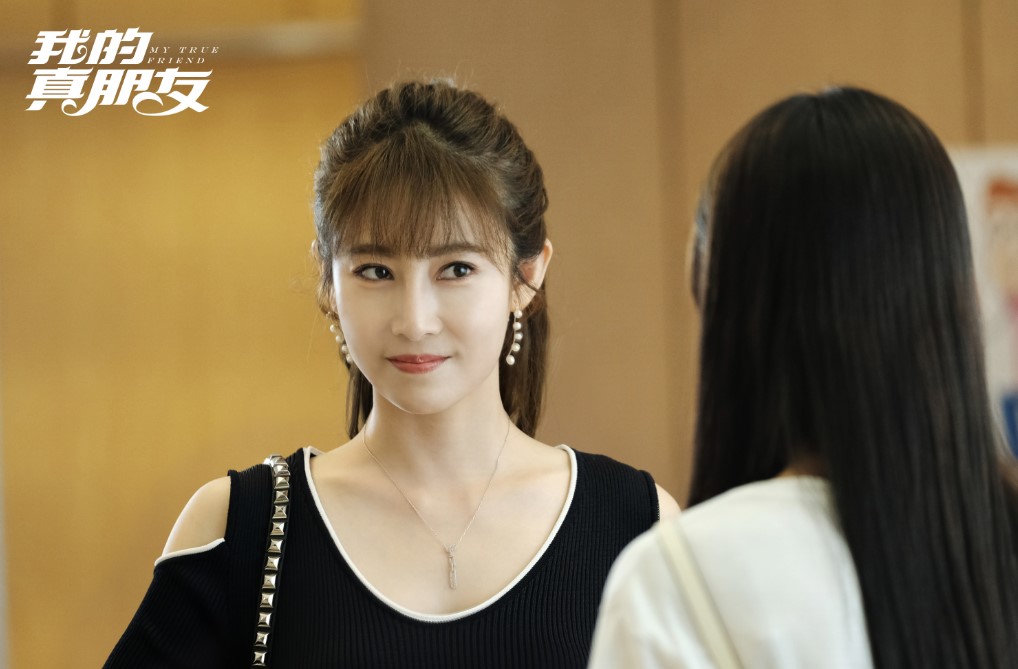  p>李芯逸(li xinyi),又名李彤,1978年4月30日出生于中国北京,中国