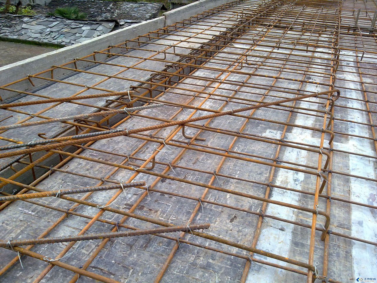  p>负筋,也叫 a target="_blank" href="/item/负弯矩钢筋/10983218"