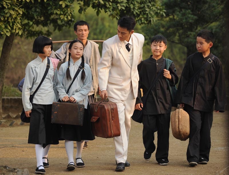  p>《厂窖惨案》是由潇湘电影集团有限公司出品的战争历史电影,由 a