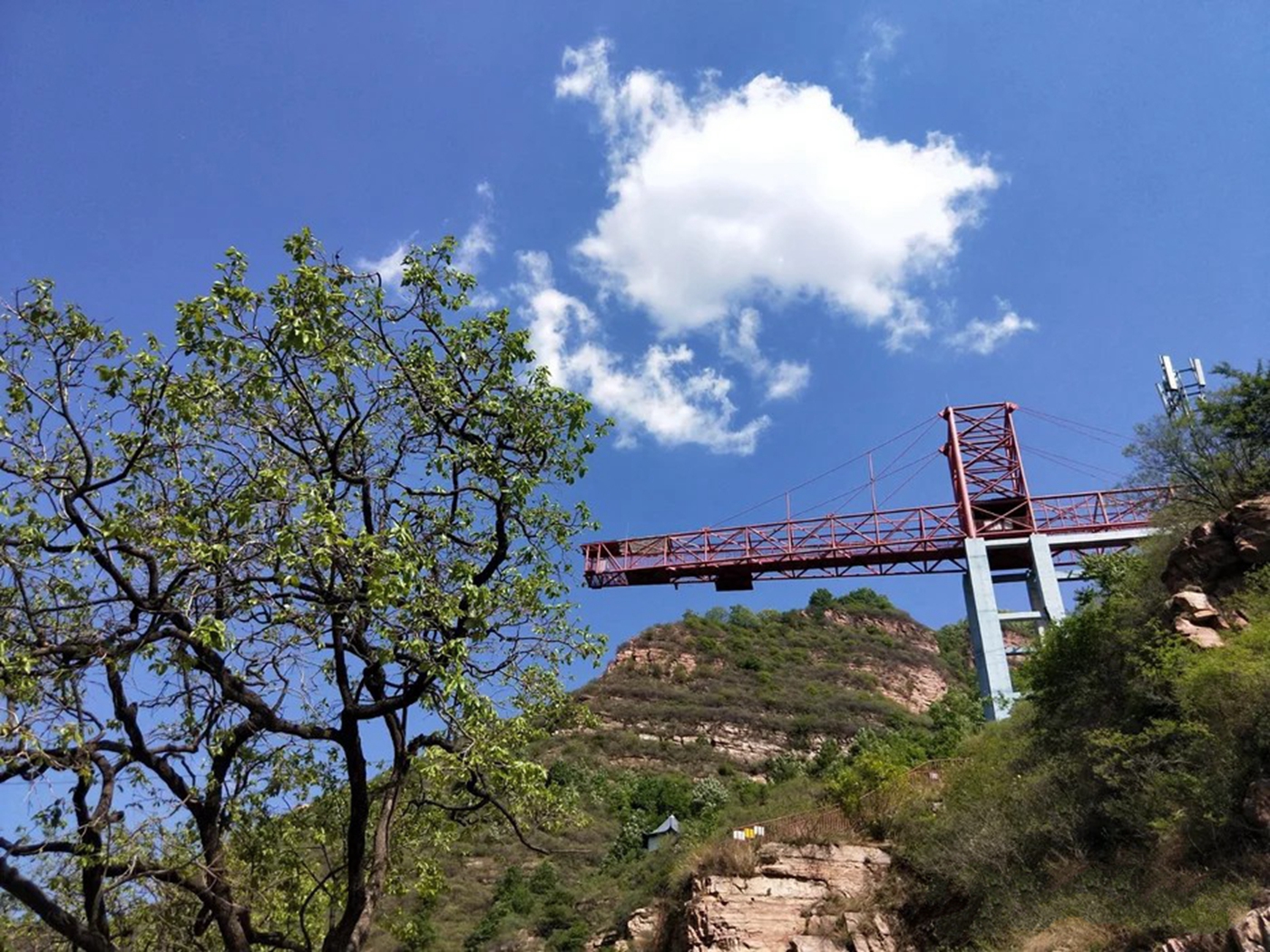  p>天河山位于河北省 a target="_blank" href="/item/邢台市/274033"