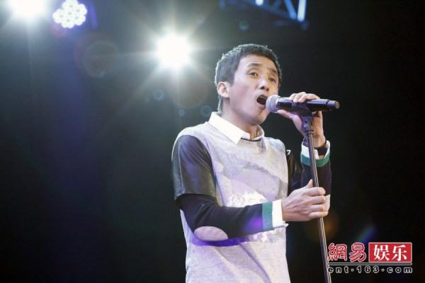  p>《苍蝇》是张楚演唱的一首歌曲,收录在发行于1994年的专辑《 a