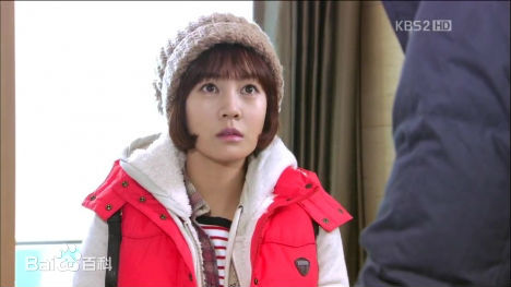  p>崔允英,1986年9月25日出生于首尔,韩国女演员.