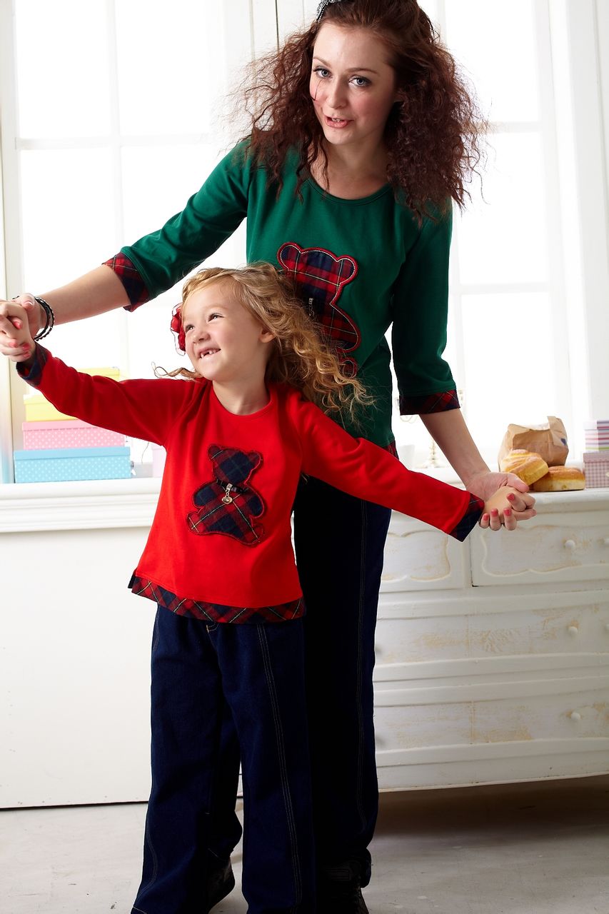 亲子装又称家庭装,是现代服装的一个分支