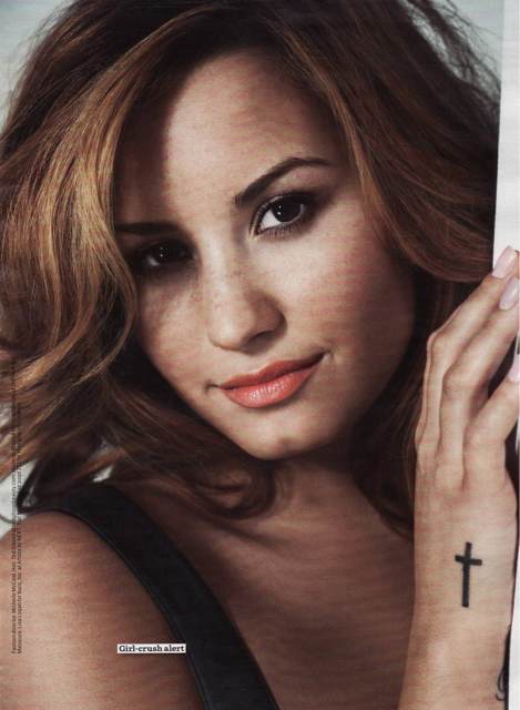  p>黛米·洛瓦托(demi lovato),1992年8月20日出生于美国新墨西哥州