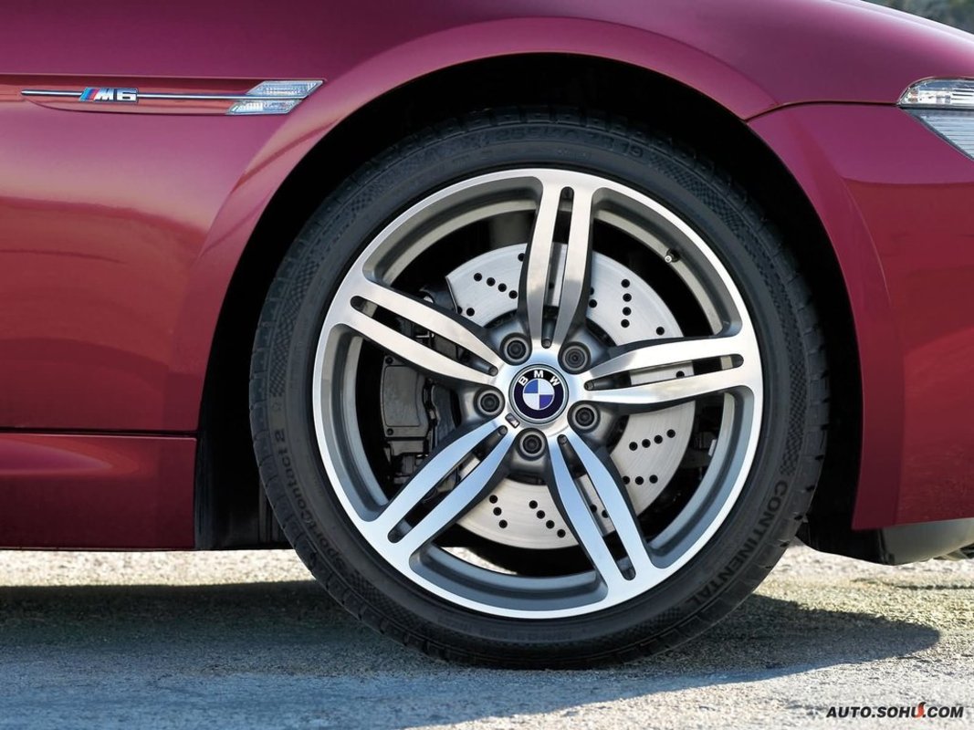 豪华轿跑车的高性能版本——m6,配备先进的米其林pilotsupersport轮胎