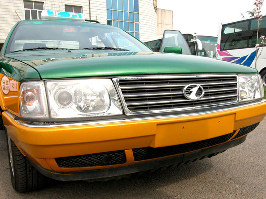  p>红旗明仕在秉承红旗特有的安全舒适,庄重大气等产品特色的同时