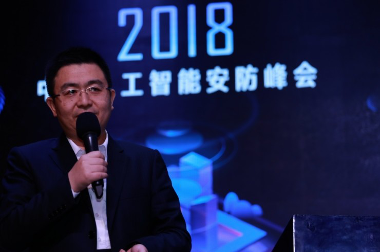  p data-id="gnzjcqi7nc">徐明,吉林大学控制理论与控制工程专业硕士