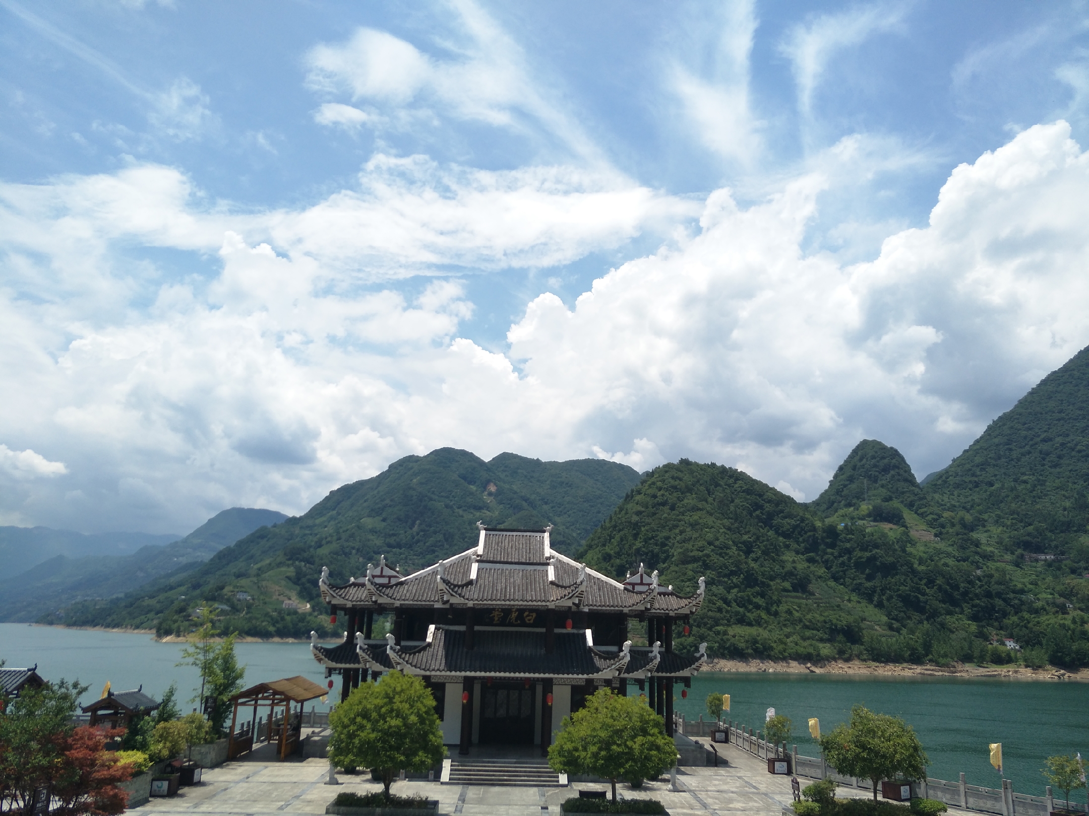  p>清江画廊风景区属湖北省省级风景名胜区和旅游度假区,也是 a href=