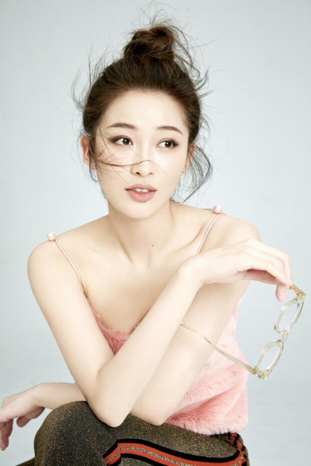  p data-id="gnvhauju41">夏星 i>(原名夏子涵) /i>,11月14日出生于