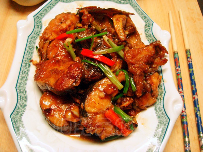 红烧大蒜鲶鱼