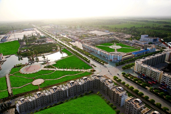  p>新疆生产建设兵团农一师三团地处塔克拉玛干大沙漠西北边缘,位于