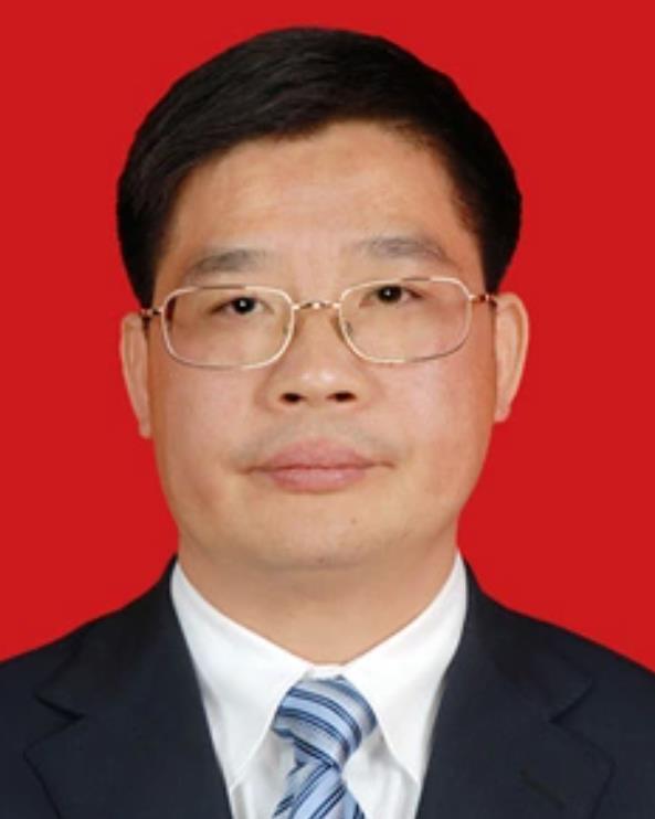  p>黄榕城,1962年出生于 a target="_blank" href="/item/揭东">揭东 