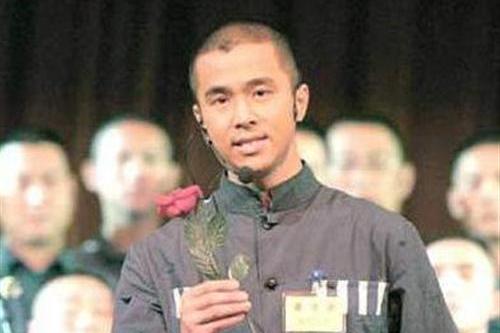  p>红豆,本名王立勇.