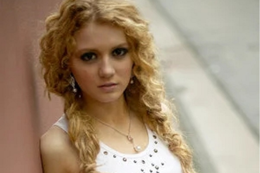  p data-id="gnb7akqanf">《under southern skies》是nikki webster